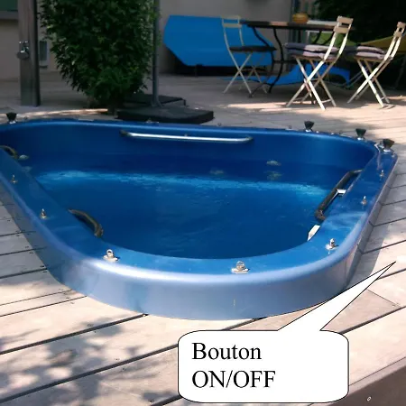 Semesterbostad Mazet Avec